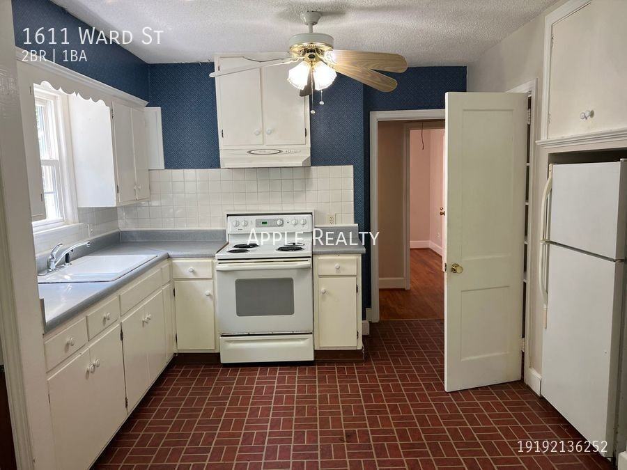 1611 Ward St - Photo 6 of 12