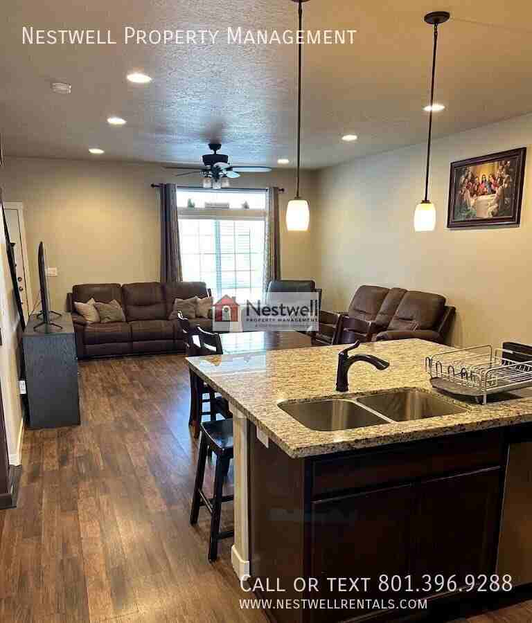 5696 W Red Ridge Ln - Photo 3 of 32