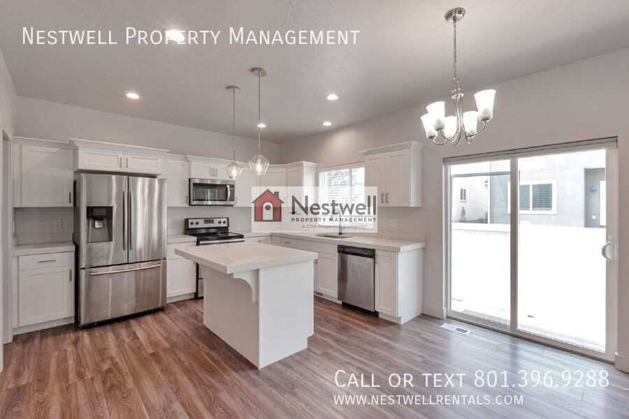 7499 N Hutch Ln - Photo 3 of 31