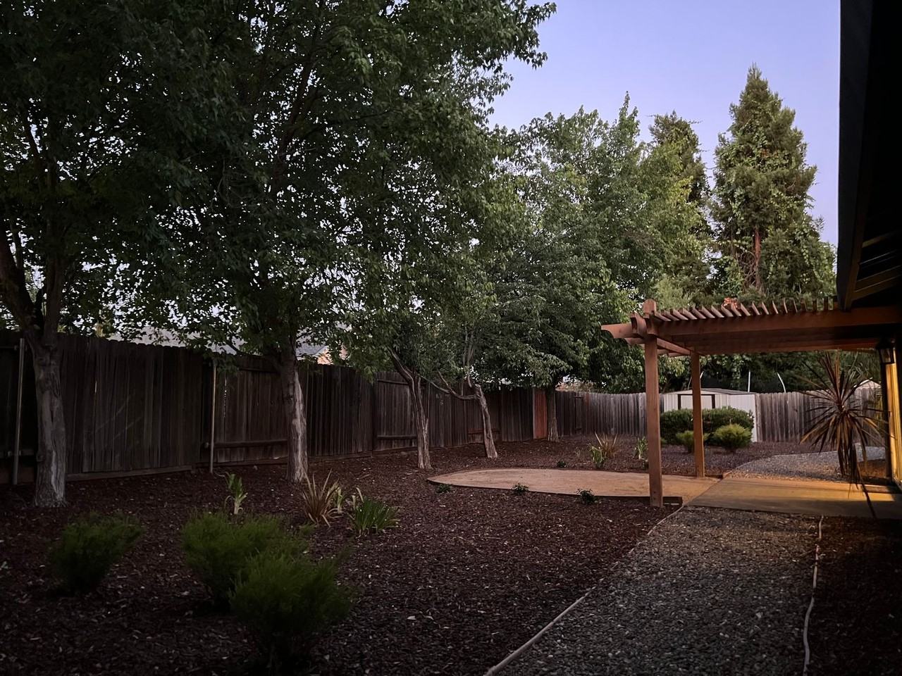 5562 Catalpa Ct - Photo 3 of 22