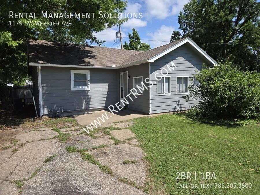 1176 Sw Webster Ave - Photo 3 of 20