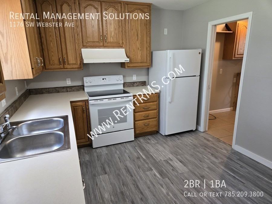 1176 Sw Webster Ave - Photo 7 of 20