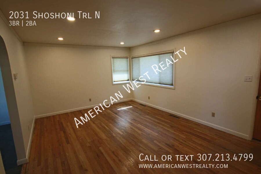 2031 Shoshoni Trl N - Photo 3 of 11