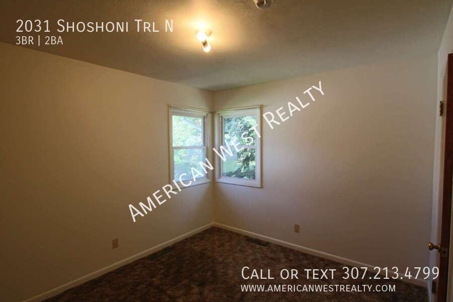 2031 Shoshoni Trl N - Photo 7 of 11