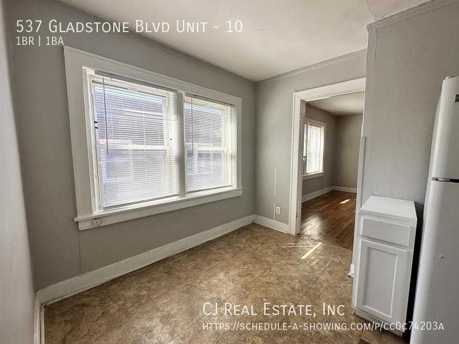 537 Gladstone Blvd #10 - Photo 6 of 11