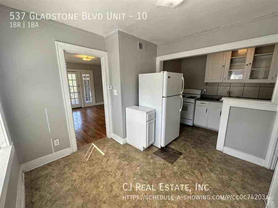 537 Gladstone Blvd #10 - Photo 7 of 11
