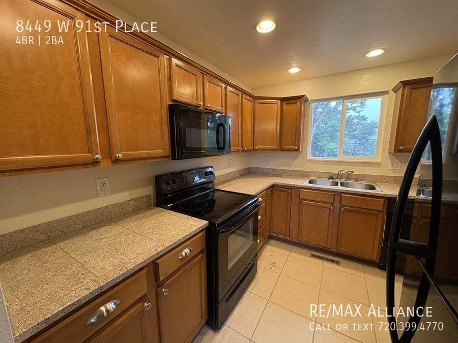 8449 W 91st Pl - Photo 3 of 26