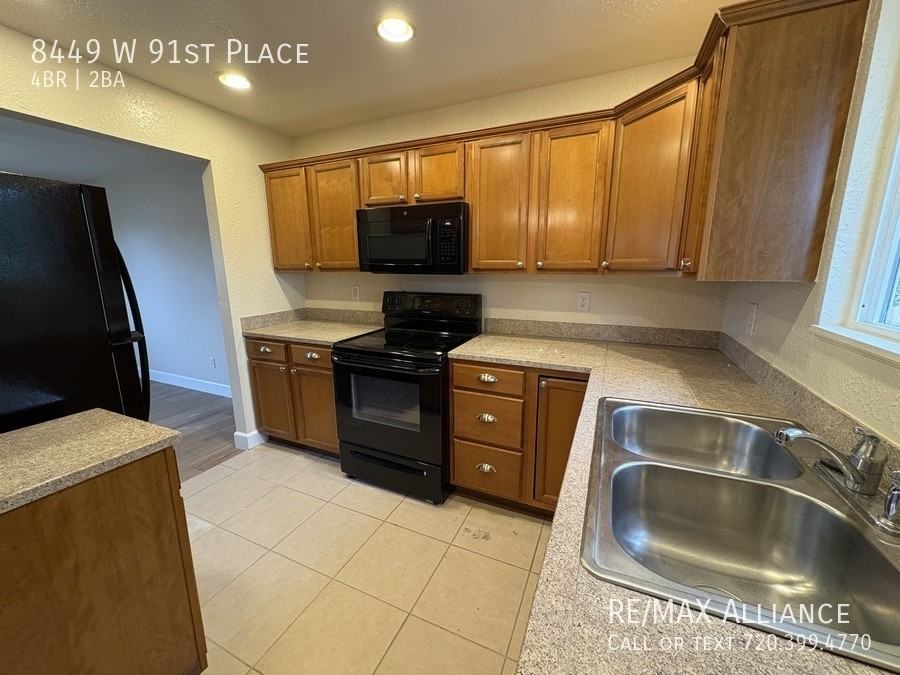 8449 W 91st Pl - Photo 4 of 26