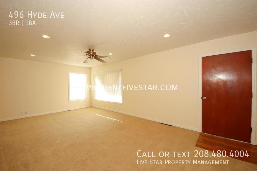 496 Hyde Ave - Photo 2 of 11