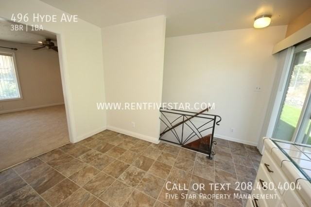 496 Hyde Ave - Photo 4 of 11