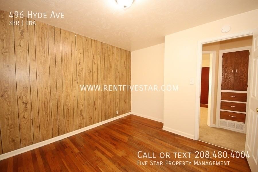 496 Hyde Ave - Photo 6 of 11
