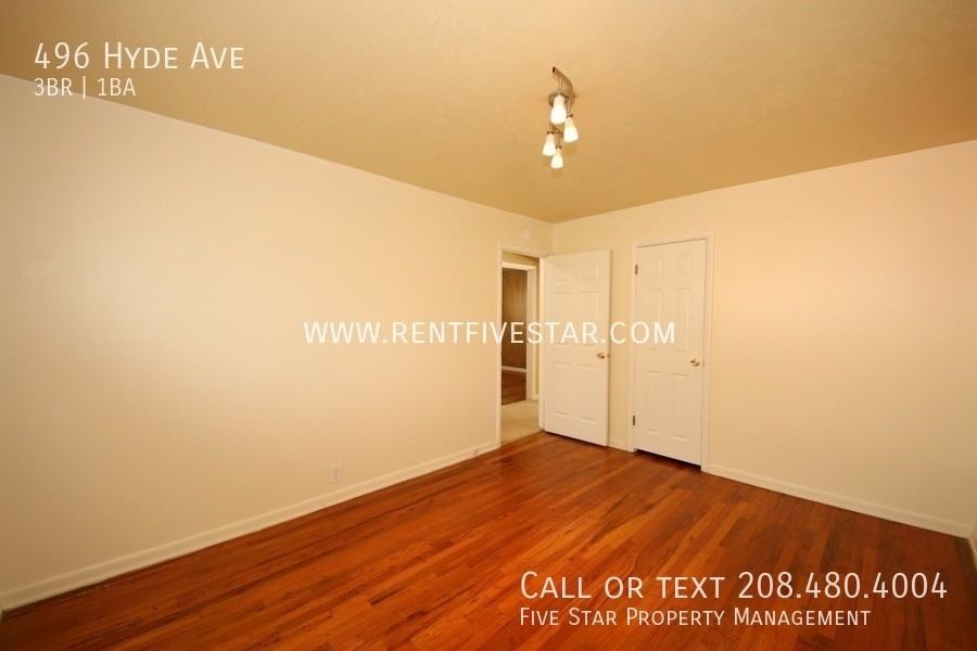 496 Hyde Ave - Photo 7 of 11