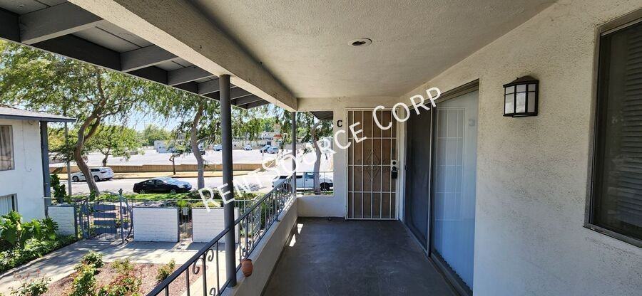 850 N Redding Way #C - Photo 3 of 27