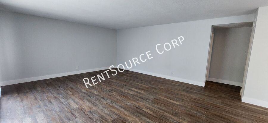 850 N Redding Way #C - Photo 4 of 27