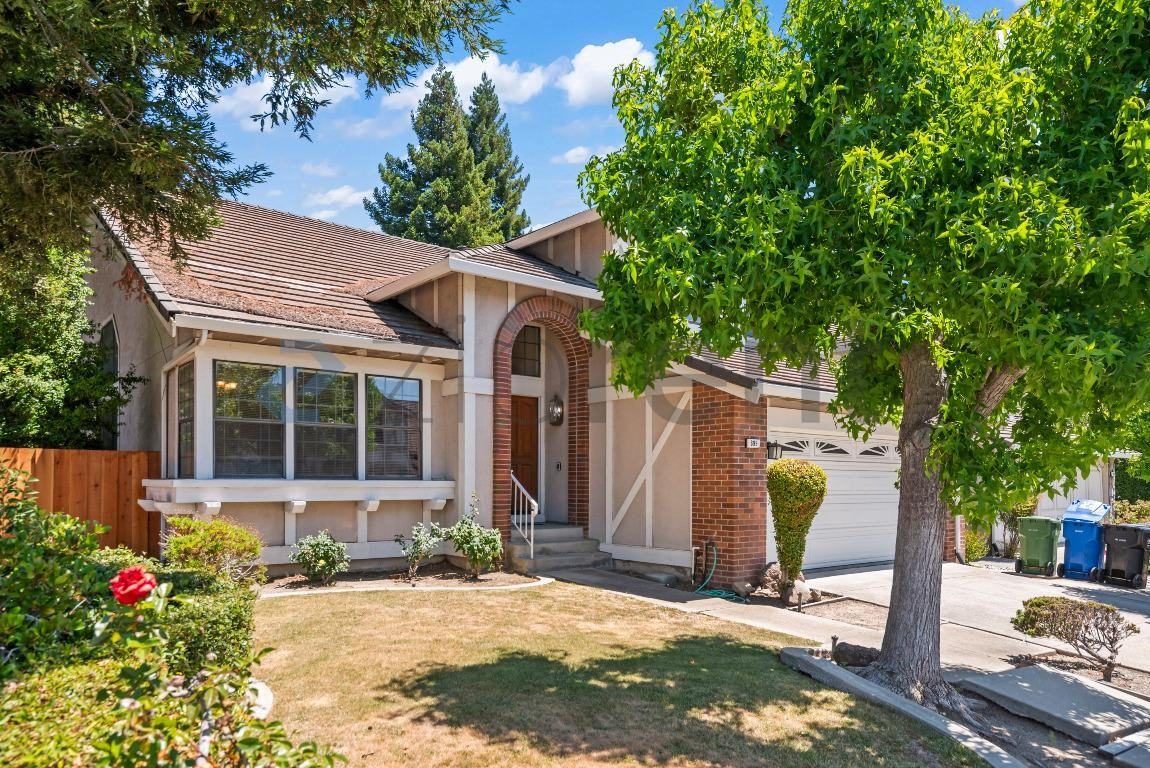 699 Patriot Pl - Photo 2 of 31