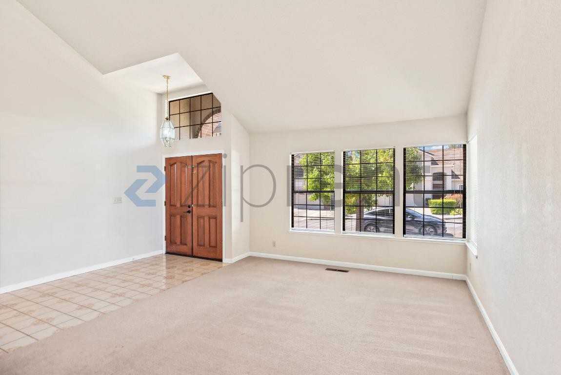 699 Patriot Pl - Photo 7 of 31