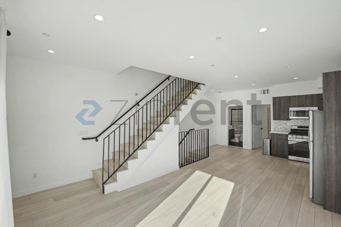 246 N Dillon St #246-1-2 - Photo 6 of 20