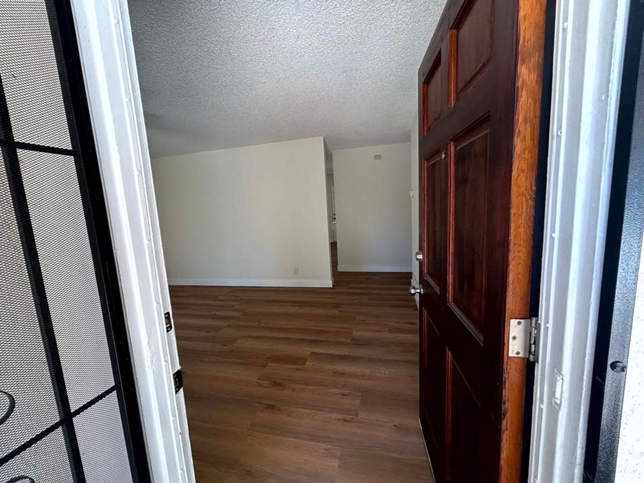 22739 Marlin Pl - Photo 3 of 38