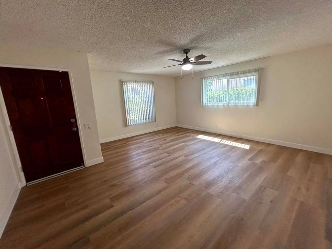 22739 Marlin Pl - Photo 5 of 38