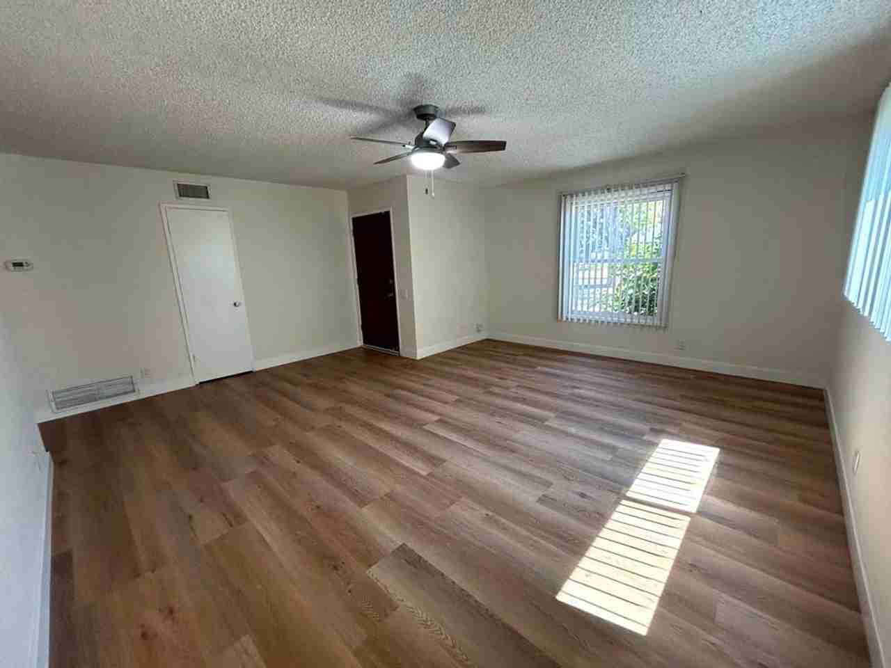 22739 Marlin Pl - Photo 6 of 38