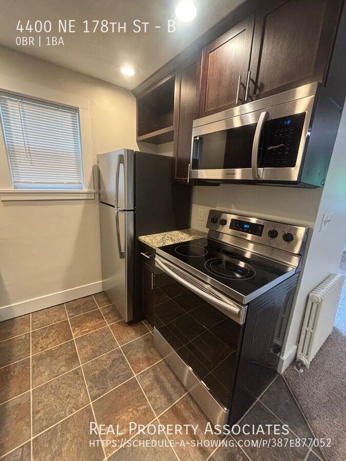 4400 Ne 178th St #B - Photo 3 of 6