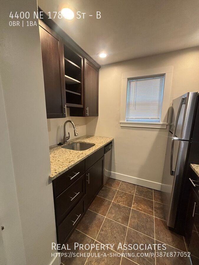 4400 Ne 178th St #B - Photo 4 of 6