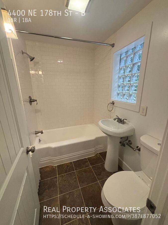4400 Ne 178th St #B - Photo 6 of 6