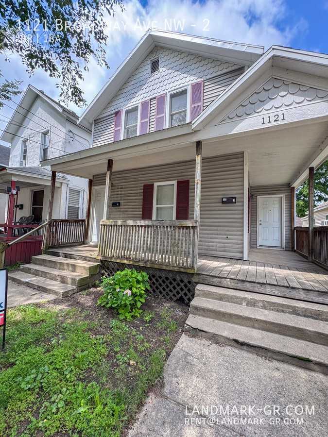 1121 Broadway Ave Nw #2 - Photo 3 of 32