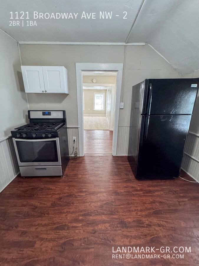 1121 Broadway Ave Nw #2 - Photo 4 of 32