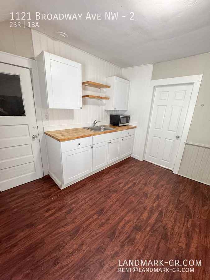 1121 Broadway Ave Nw #2 - Photo 6 of 32