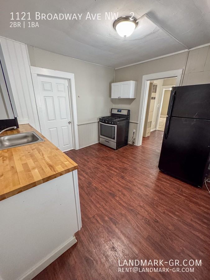 1121 Broadway Ave Nw #2 - Photo 7 of 32