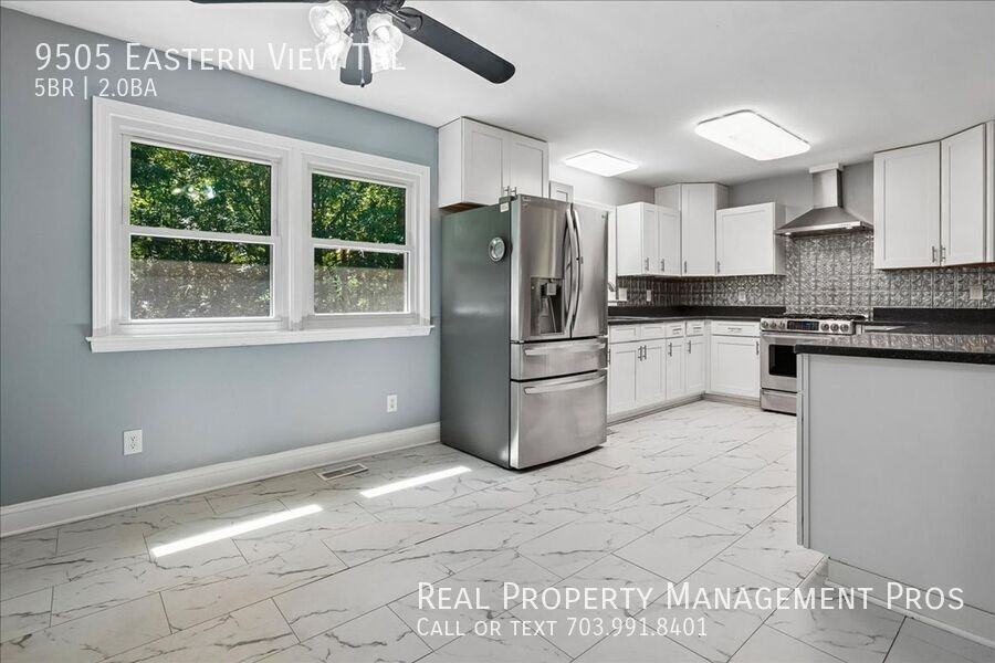 9505 Eastern View Trl - Photo 7 of 32