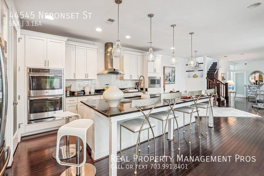 44545 Neponset St - Photo 4 of 50