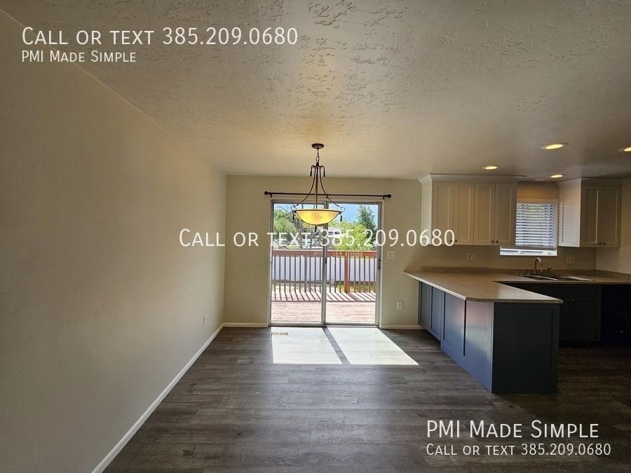 260 S 400 E - Photo 5 of 44