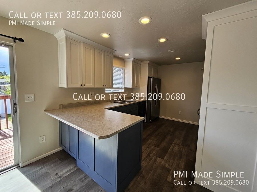 260 S 400 E - Photo 6 of 44