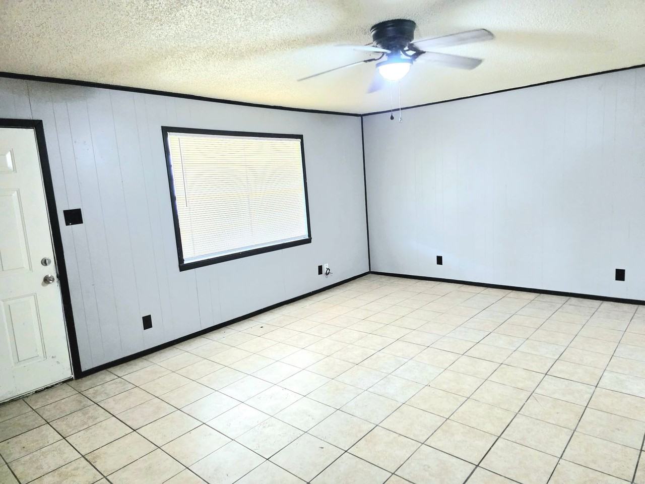 106 Faye St - Photo 4 of 8