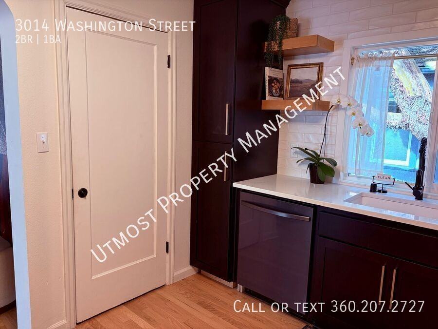 3014 Washington St - Photo 6 of 13