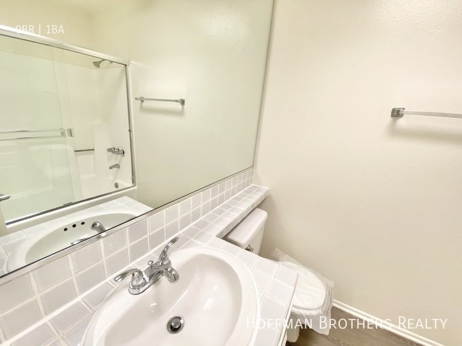 5105 Inglewood Blvd #210 - Photo 4 of 9