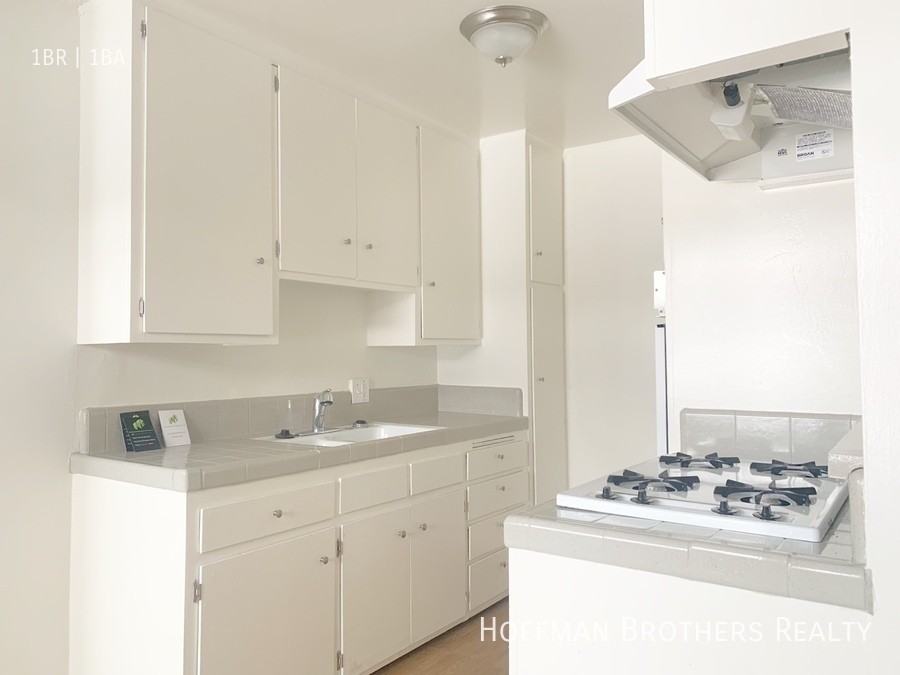 2311 S Bentley Ave #15 - Photo 2 of 8