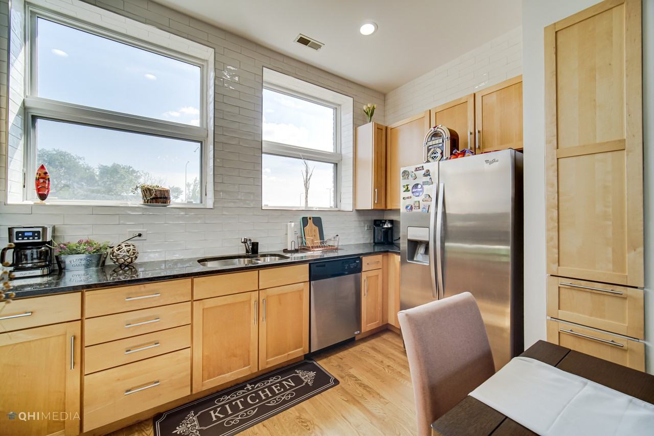 2828 N Talman Ave #D12 - Photo 5 of 18