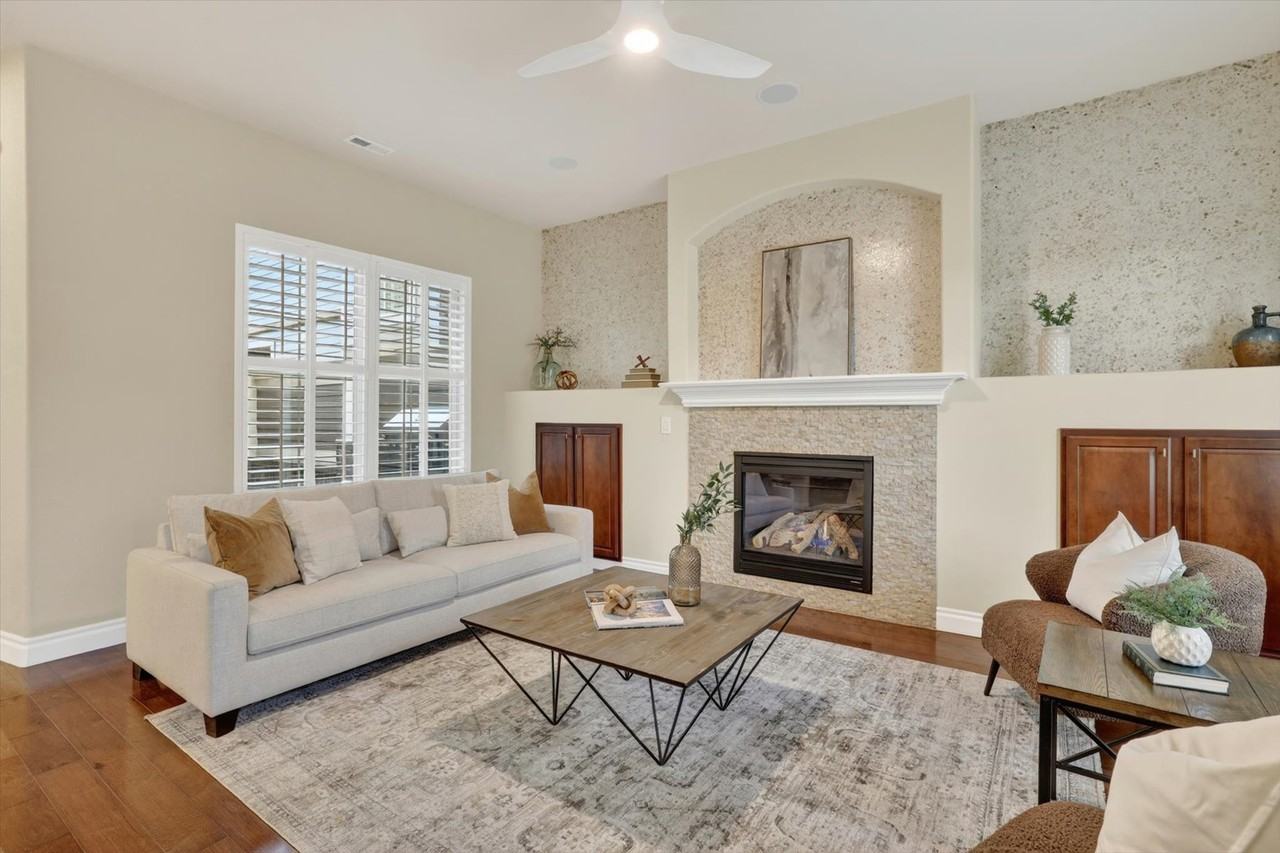 10126 Ridgegate Cir - Photo 3 of 31