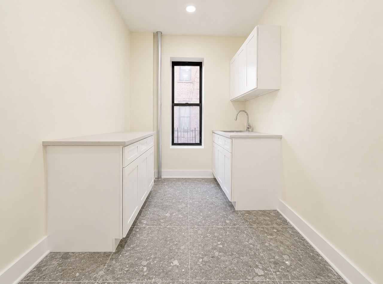 401 E 21st St #D - Photo 4 of 4