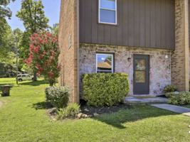 featured image of 306 Emerald Dr #306