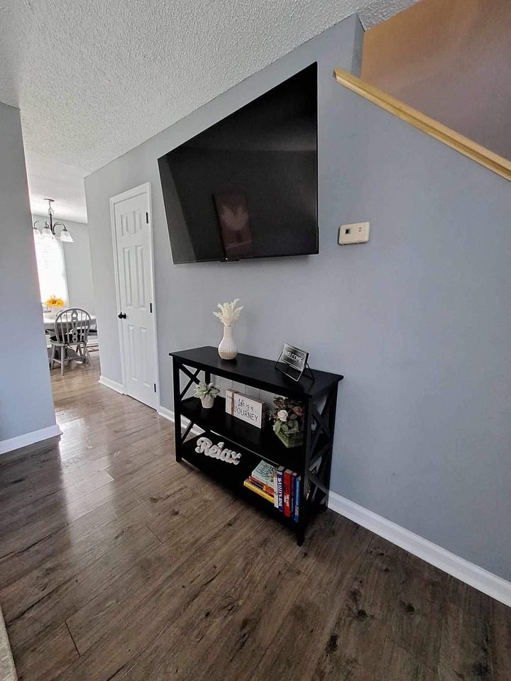 306 Emerald Dr #306 - Photo 4 of 15