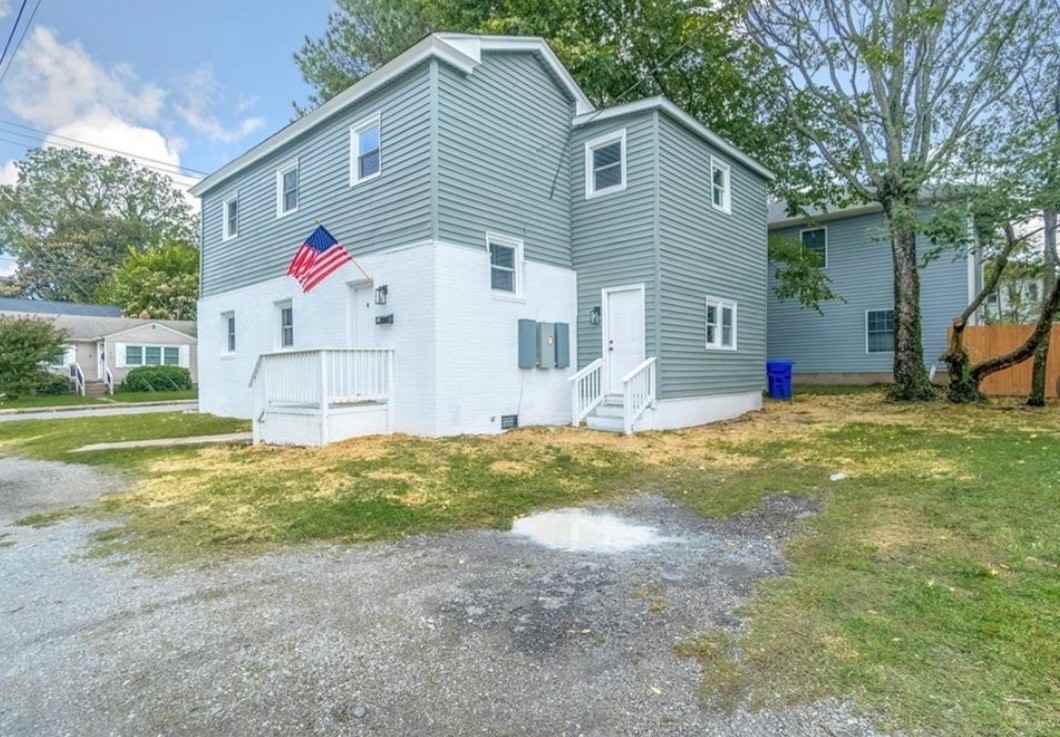 444 Wilson St #B - Photo 3 of 8
