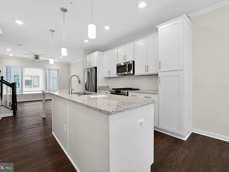 8041 Baxter St #8041 - Photo 3 of 22