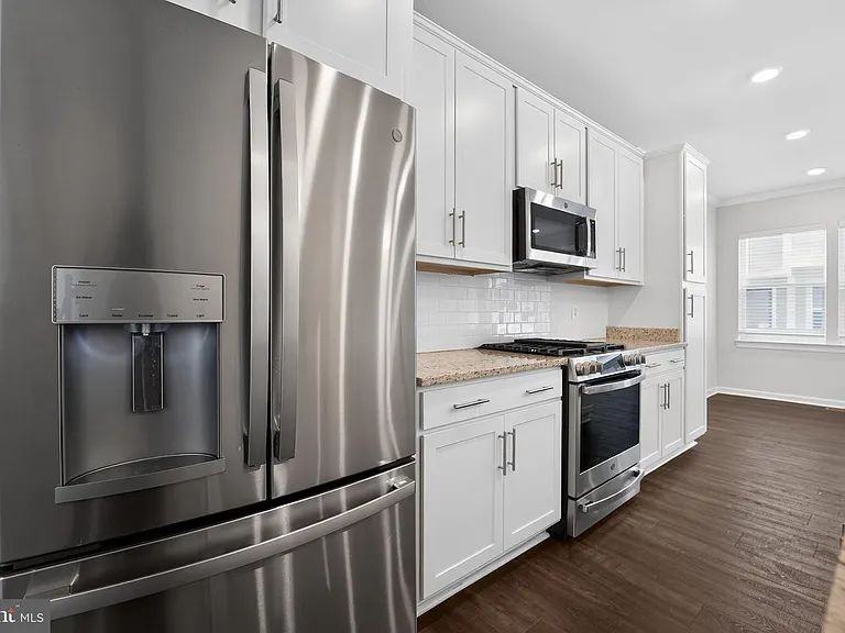 8041 Baxter St #8041 - Photo 5 of 22