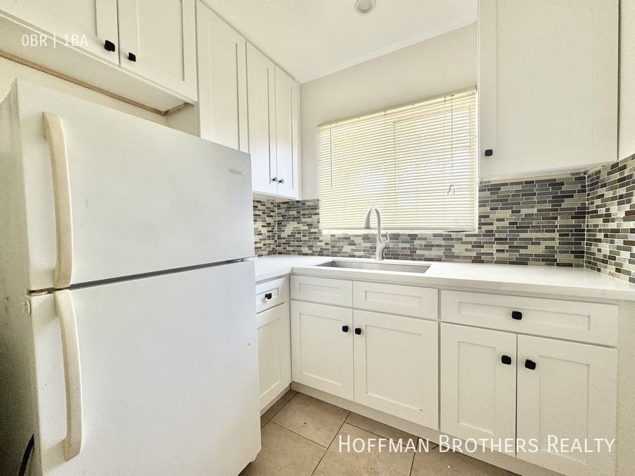 1209 S La Cienega Blvd #1209 - Photo 3 of 11