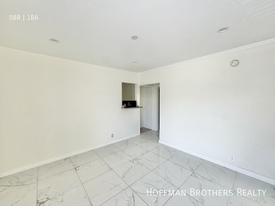 1209 S La Cienega Blvd #1209 - Photo 5 of 11