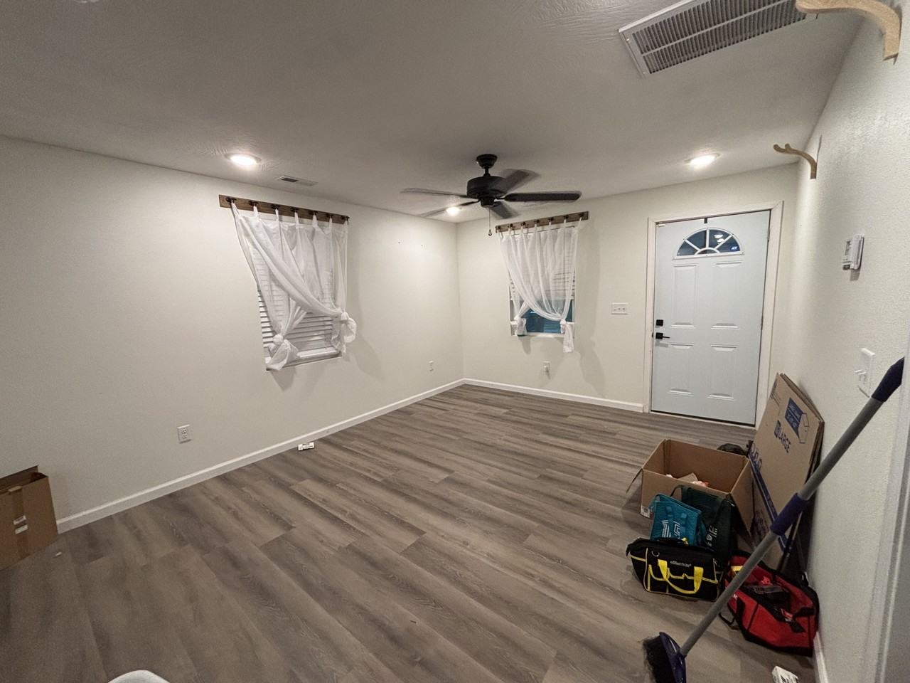3235 W Lynn St #NA - Photo 7 of 12